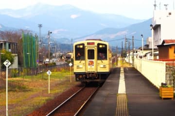 くま川鉄道の「再構築」決定。上下分離で26年度全線運転再開へ