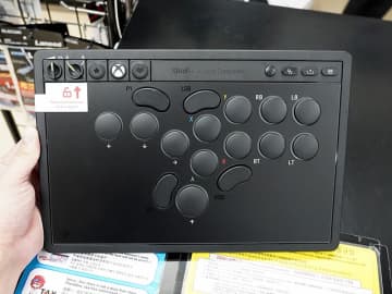 8BitDoの薄型・無線対応レバーレスアケコンが店頭入荷、Xboxモデルも