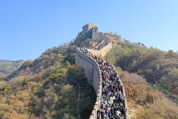 万里の長城に文字を刻む女性、忠告も聞き入れず、警察「関連法規に基づき処分」―中国