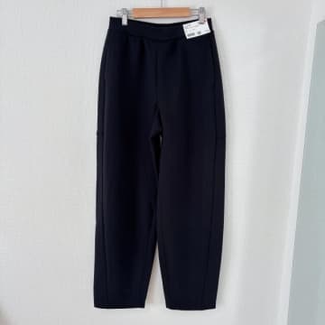 ユニクロのスウェットカーブパンツどうはく？部屋着見えを回避するトップス合わせのコツ
