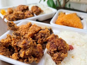 蓋がしまらない！？「もっくもっく」名物唐揚げ弁当＠岩槻