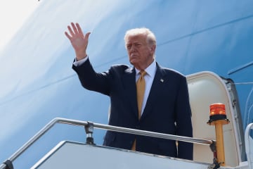 トランプ氏、今夕来日で同盟誇示　2期目初、高市首相と会談へ