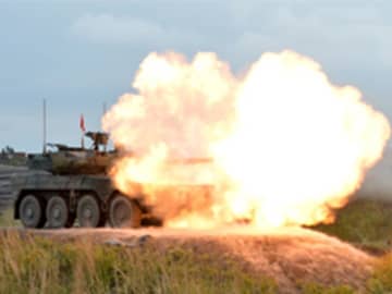 【自衛隊の本気を見た】東名・EXPASA足柄（下り）で特殊車両展示イベント開催！「中距離多目的誘導弾」も特別公開！