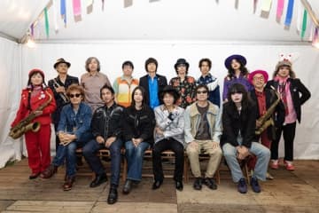 〈朝霧JAM 2025〉の大トリ・忌野清志郎ROCK‘N’ROLL DREAMERSのライヴ・レポート到着
