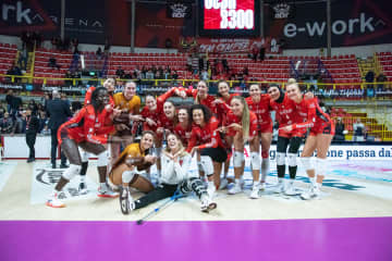 ノヴァーラは昨季女王相手に連勝ストップ… ブスト・アルシーツィオは2勝目！ 日本人2人は共に先発出場【セリエA女子日本人】