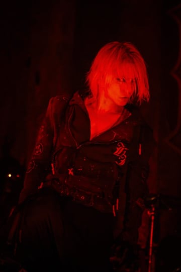 【ライヴレポート】HYDE、ワールドツアーで幕張に君臨「最高のカオスを見せてくれ」