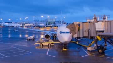 機長の“とっさの判断”で緊急着陸→コックピットへの侵入者を懸念し、万が一を考慮。航空会社「万全を期した行動」