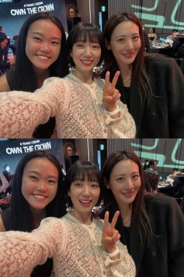 女優パク・シネ、爽やかボブヘアでゴルフ大会参戦！宴会でも目立つ“若々しさ”【PHOTO】