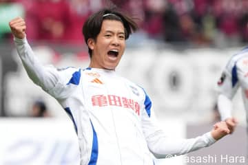 和製モドリッチ!? 新潟MF長谷川元希が繰り出した絶妙アウトサイド「魔法のようなスルーパス」が必見! 意地の同点弾アシストに「天才」「モドリッチが憑依している」