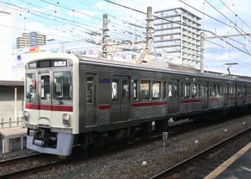 京王7000系の復刻塗装「7728」、ついにベールを脱いだ！10月28日に営業線へ