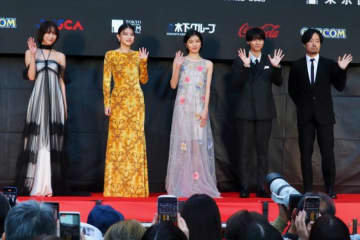 美しき俳優たちがずらり！　南沙良＆出口夏希＆吉田美月喜がレッカぺで美の競演＜第38回東京国際映画祭＞