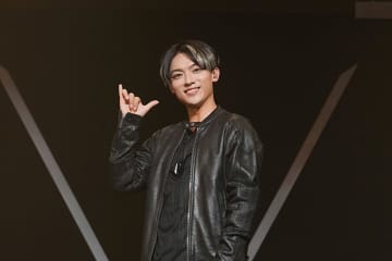 辰巳ゆうと、ニューアルバム『だけ、だけ、だけ、だけ、演歌だけ！～辰巳ゆうと サードアルバム～』12月発売決定！　ジャケット写真公開