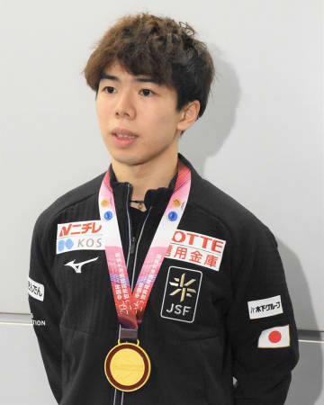 【フィギュア】佐藤駿　連覇の中国杯から帰国…治療時は激痛も〝衝撃波〟で右足首が回復「すごい効いた」