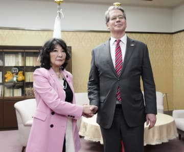 日米財務相、対ロシア制裁を協議　LNG輸入停止含め、初対面会談