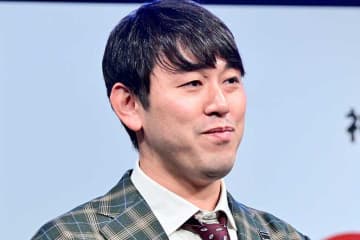 GLAY・JIROにネット衝撃「53歳って嘘だよね？」　豪華メンバーで会食「凄いメンツ」