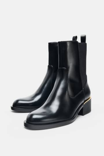 「去年のブーツぼろぼろ」な人へ！【ZARA】40・50代が狙いたい「黒ブーツ」