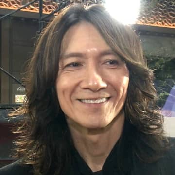 THE YELLOW MONKEY・吉井和哉「記念すべき日です」　東京国際映画祭のレッドカーペットに登場