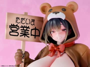 着ぐるみ女子が“お仕事中”♪ 窮屈そうなヒップと露出過多の正面のギャップがエグい…！フィギュア登場
