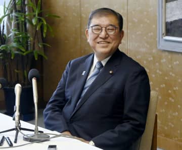 石破茂前首相、早期解散「痛恨」　退任後初の地元鳥取入りで謝意