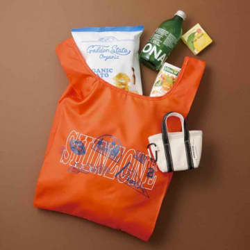 鮮やかオレンジ「Shinzone」のエコバッグが付録！　本日発売のオトナミューズ12月号増刊