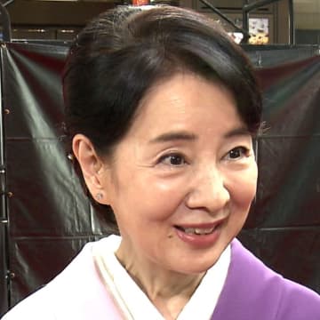 吉永小百合「とっても興奮しています」 約33年ぶりのレッドカーペットにオーダーメイドの着物で登場