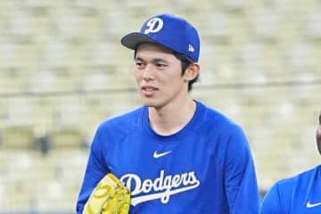 土下座する朗希の横で「なんでなん？」　頭下げる人物に突っ込み殺到「ガチで訳わからんw」