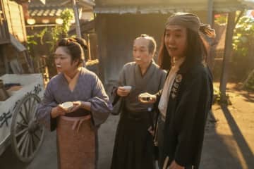 小日向文世　トミー・バストウ演じる英会話教師との出会いのシーン明かす「勘右衛門は飛びかかっていきます」