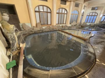 １３カ所の外湯巡りも楽しい野沢温泉　掛け流しの硫黄泉と和フレンチの老舗旅館　「野沢温泉　常盤屋旅館」　【コラム：おんせん！　オンセン！　温泉！】