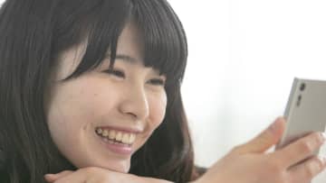 「ミニマリスト」の月収29万円・30歳独身女性、増え続ける通帳残高にニヤけるも…訪ねた母親も思わずあんぐり。過激な“ストイック生活”の実態