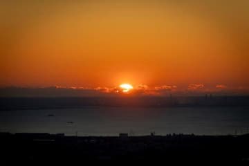 東京スカイツリー、初日の出特別営業は800人限定。公式サイトでは12月1日に先着販売、宿泊セットや抽選プレゼントも