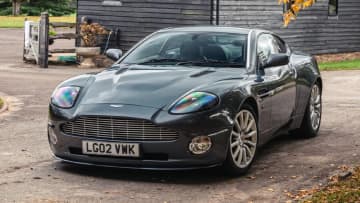 エリザベス女王のレンジローバーが買える!? Mr.ビーンのジャガーなど、有名セレブの元愛車がオークションに登場