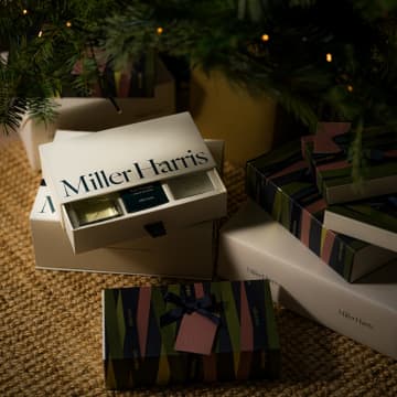 香りの芸術を贈る！ミラー ハリス「ラップド イン セント」ホリデーコフレが11/1限定発売！豪華な限定版フレグランスも見逃せない！