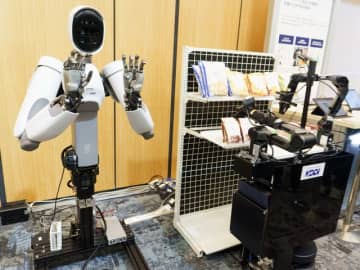 ローソン、業務量「3割削減」へAIロボット実証　店員にはスマートグラスも