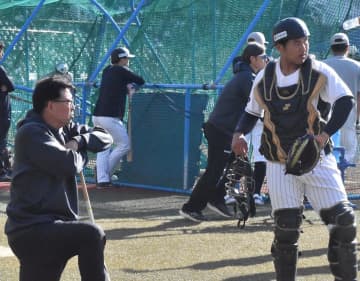 ロッテ、光山一軍ヘッドコーチ兼チーフバッテリーコーチの就任を発表「精一杯、頑張ります」