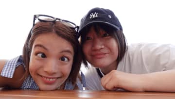 阿部詩、“変顔”自撮りショットに注目集まる「なんちゅう顔してんねん」「投げられたいくらい可愛い」