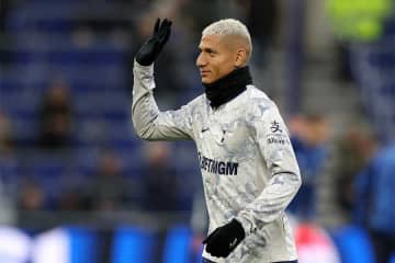 古巣サポーターに神対応「素晴らしい人間性」　日本でも注目…ブラジル代表FWが「愛されてる」