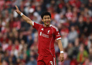 先発０試合の日本人が低迷リバプールを救う？英メディア「遠藤航が入って動けば助けとなる」