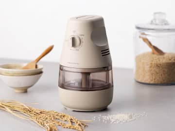 小型の精米機で古米もリフレッシュ、レコルトから