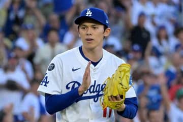 佐々木朗希がワールドシリーズ初登板　同点の8回にマウンドへ、本拠地大歓声