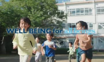 爽やかな歌声が印象的なパラマウントベッドのCMソングは?