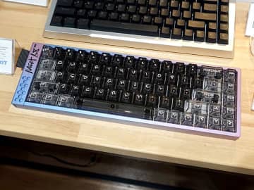 美しいグラデーションカラーが特徴のラピトリ対応ゲーミングキーボード「Meet 68 Ultra」