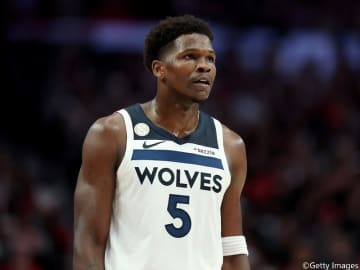 ウルブズのオールスターガード、アンソニー・エドワーズがハムストリング負傷で離脱