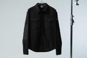 モンクレール グルノーブル×RHC ロンハーマン“オールブラック”シャツジャケット、ゴアテックス搭載