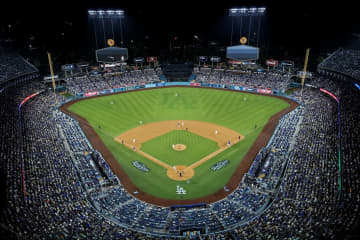 「１回目よりも声が大きかったですね！」延長14回 球場に響き渡る異例の“２回目”にSNSも、NHK解説者も反応「お客さんヤケクソ気味で歌うのが良い」