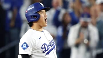 大谷翔平が1試合“8出塁”　まさかの4打席連続「申告敬遠」　2ホーマー含む4打席連続長打で9回以降は勝負されず