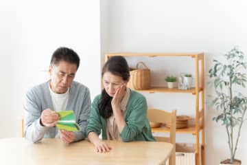 老後は働かず「貯金だけ」で暮らしたい！老後資金として「1000万円」貯めていますが、年金があれば問題なく暮らせますか？