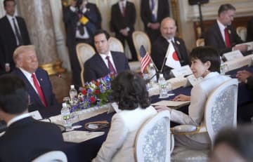 日米首脳、互いに安倍氏懐かしむ　首相、トランプ氏の外交手腕称賛