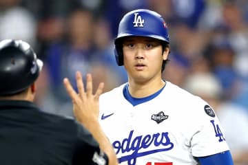 大谷翔平の１試合４敬遠はPS史上初、７出塁すらいなかったのに９出塁も達成...「二塁打、ソロHR、二塁打、ソロHR、敬遠、敬遠、敬遠、敬遠、四球」