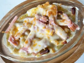 自宅で作る簡単グラタン　材料は牛乳、ハム、チーズ、そして…？