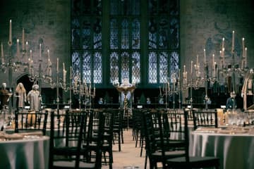 スタジオツアー東京「ホグワーツディナー」400本のキャンドル揺らめく大広間でクリスマス限定コース料理